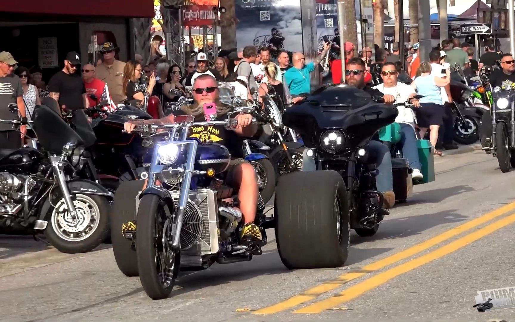 Daytona2023摩托展：各类改装哈雷尽收眼底！！