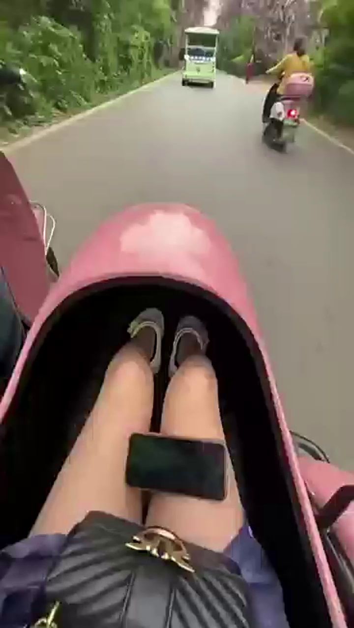 边三轮很容易翻车，是真的吗？