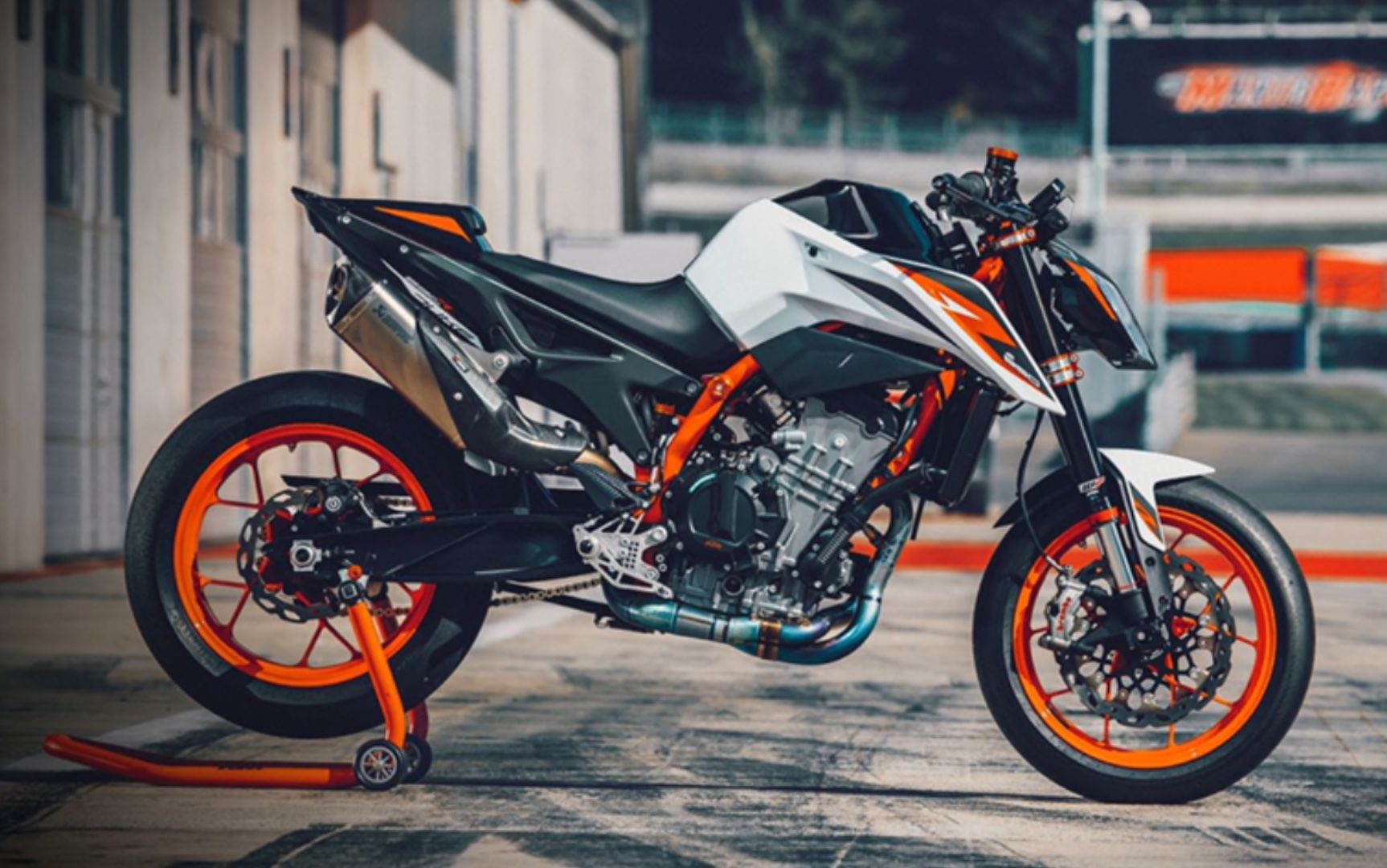 KTM890DukeR体验：性能更强，上手更易