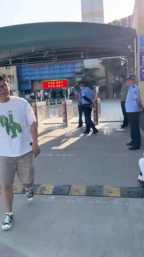 小伙子高考完的愿望竟然是这个！摩的佬感动到了